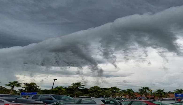 What Are Scud Clouds? - WeatherStationPro